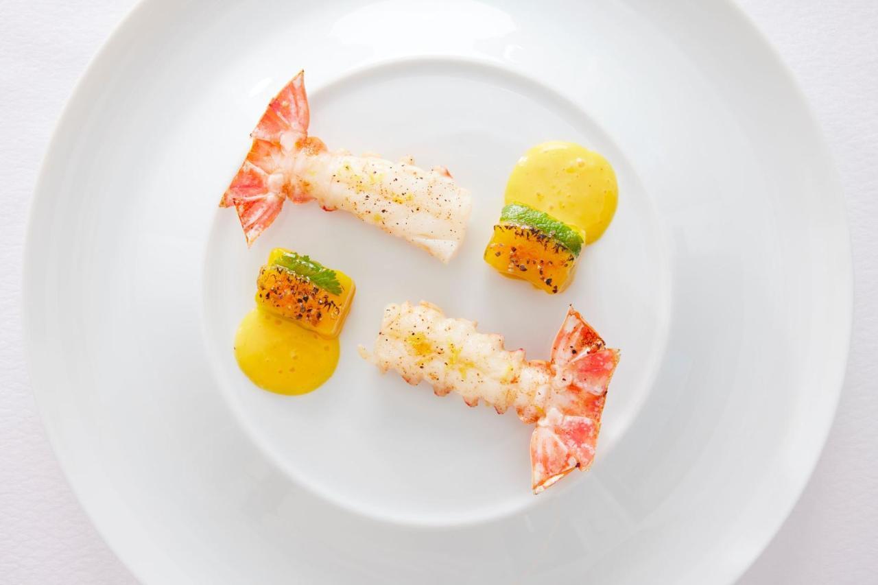 로잔 팰리스 호텔 외부 사진 A prawn dish at the restaurant